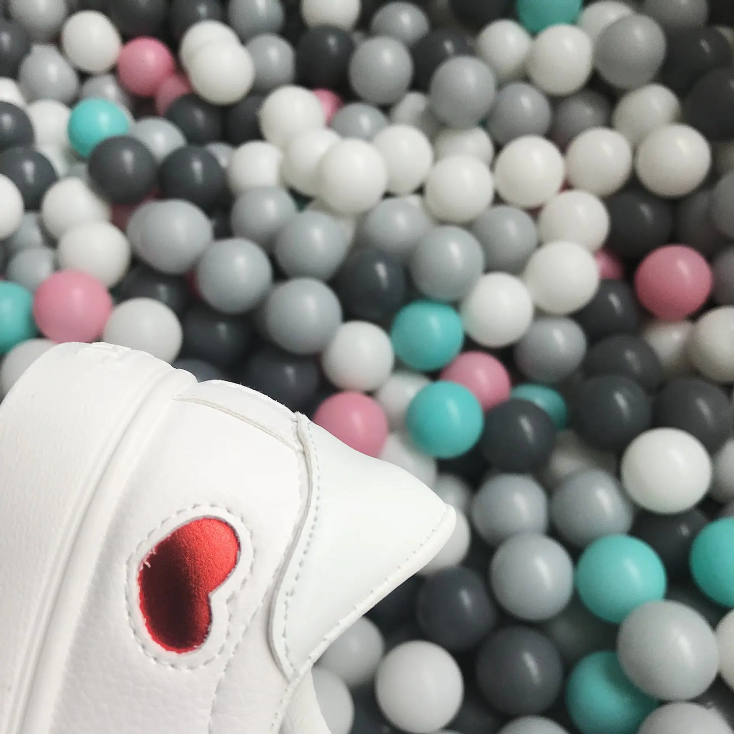 women's casual sneakers