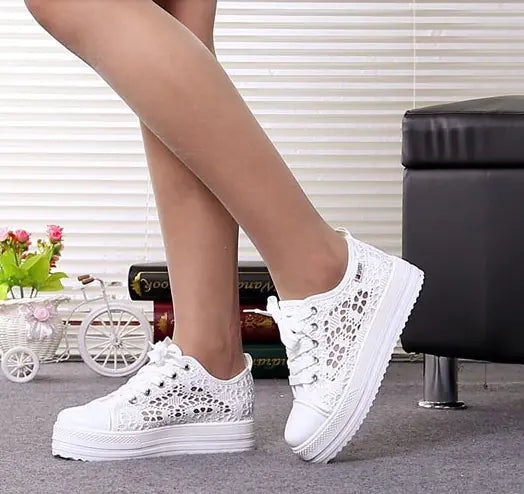 women's sneaker